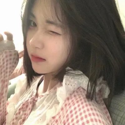 笼中女